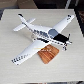 Model of Beechcraft Bonanza A36 (RP-C6453) with detailed craftsmanship.